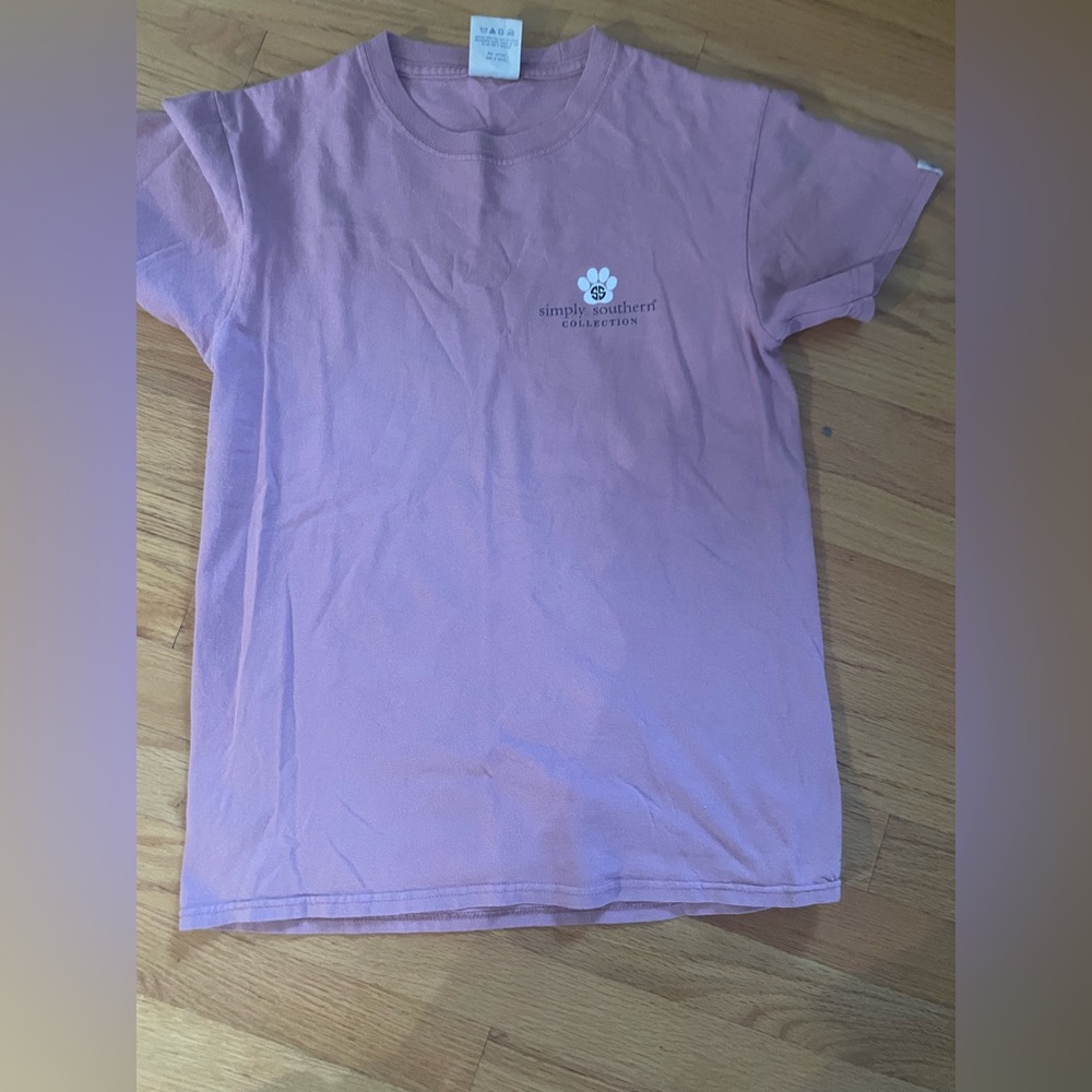 Simply southern women’s shirt size S in good condition
